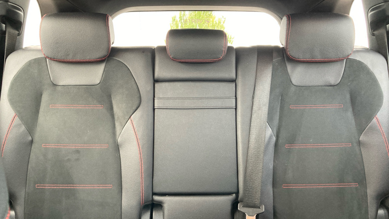 Mercedes-Benz GLB 200 AMG Line Premium 5dr 7G-Tronic Petrol Estate